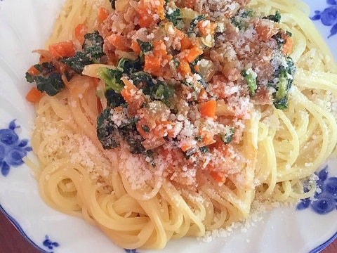 かき菜入り塩ミートソーススパゲティ。